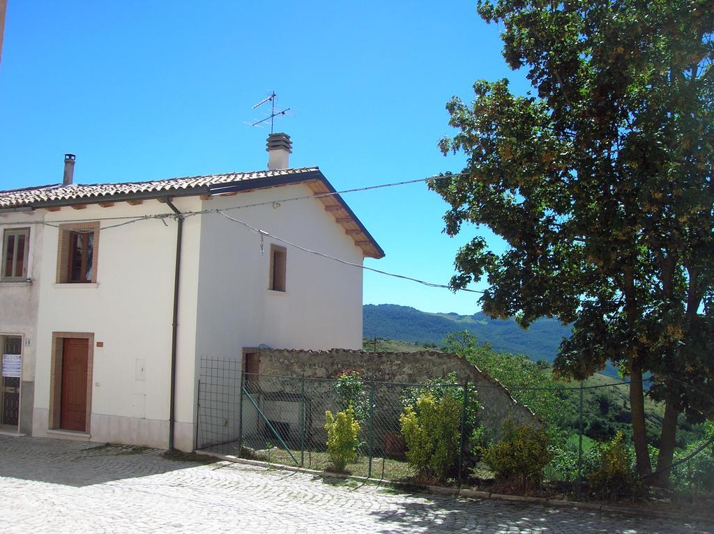 Montagna & Relax Villa Castel Di Sangro Luaran gambar
