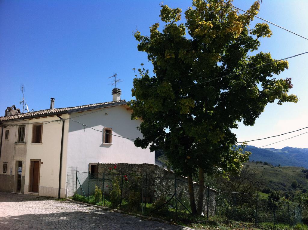 Montagna & Relax Villa Castel Di Sangro Luaran gambar