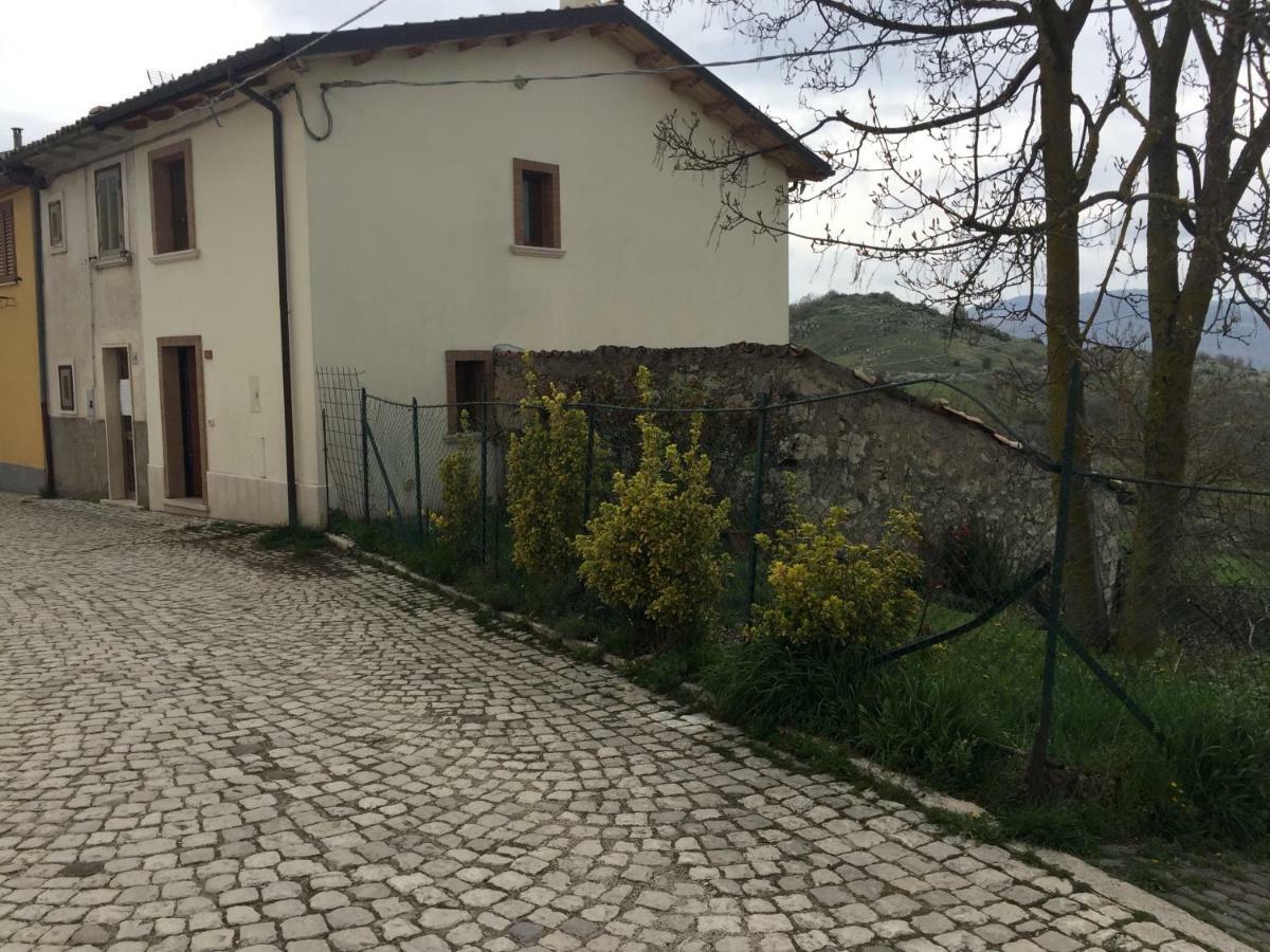 Montagna & Relax Villa Castel Di Sangro Luaran gambar